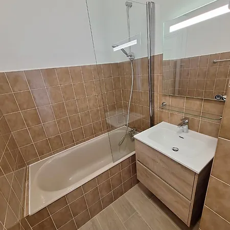 Le Parc Imperial * אז'אקסיו